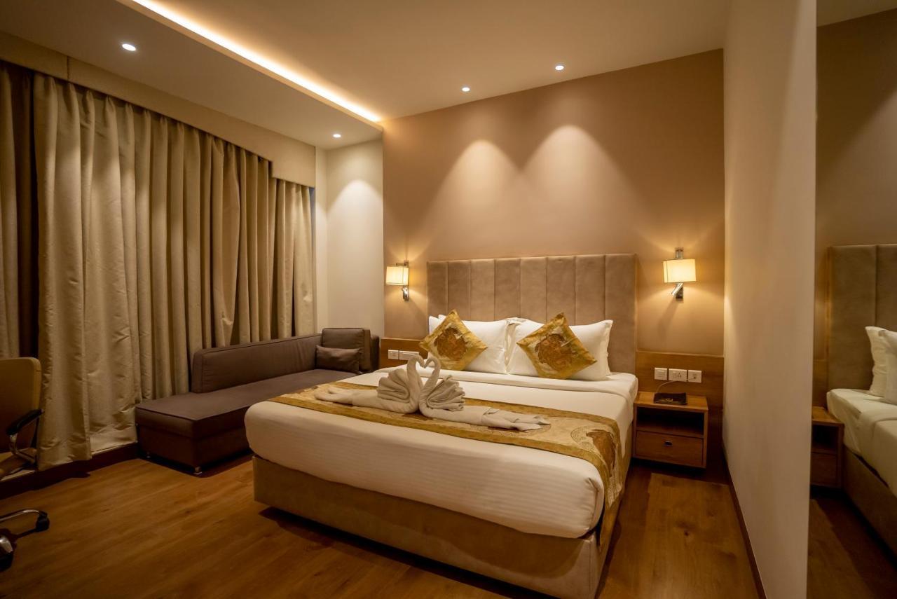 Celebrant Hotel Βαρανάσι Εξωτερικό φωτογραφία
