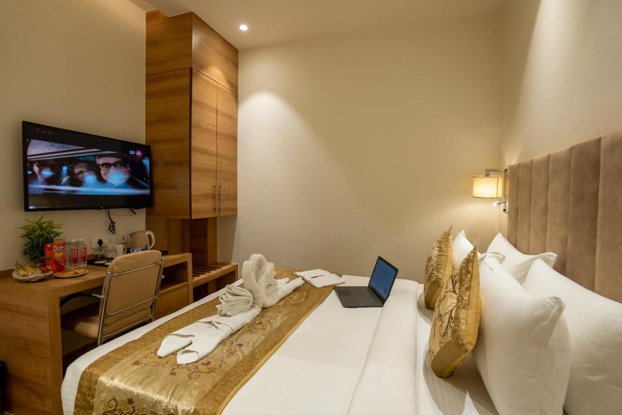 Celebrant Hotel Βαρανάσι Εξωτερικό φωτογραφία