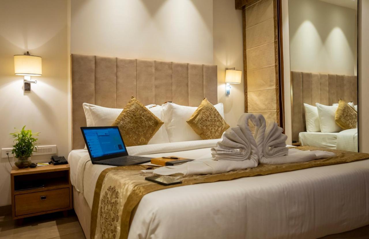 Celebrant Hotel Βαρανάσι Εξωτερικό φωτογραφία