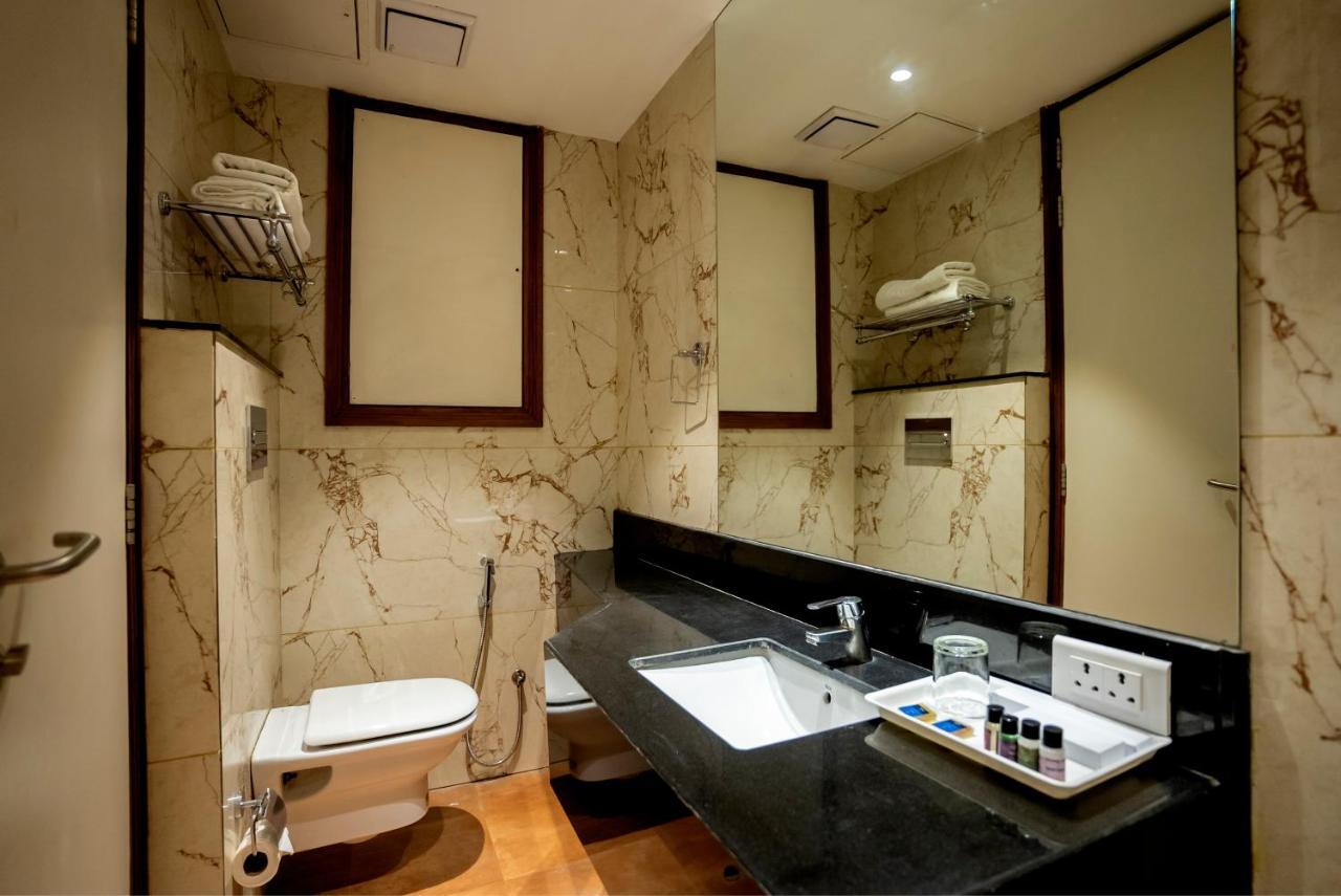 Celebrant Hotel Βαρανάσι Εξωτερικό φωτογραφία