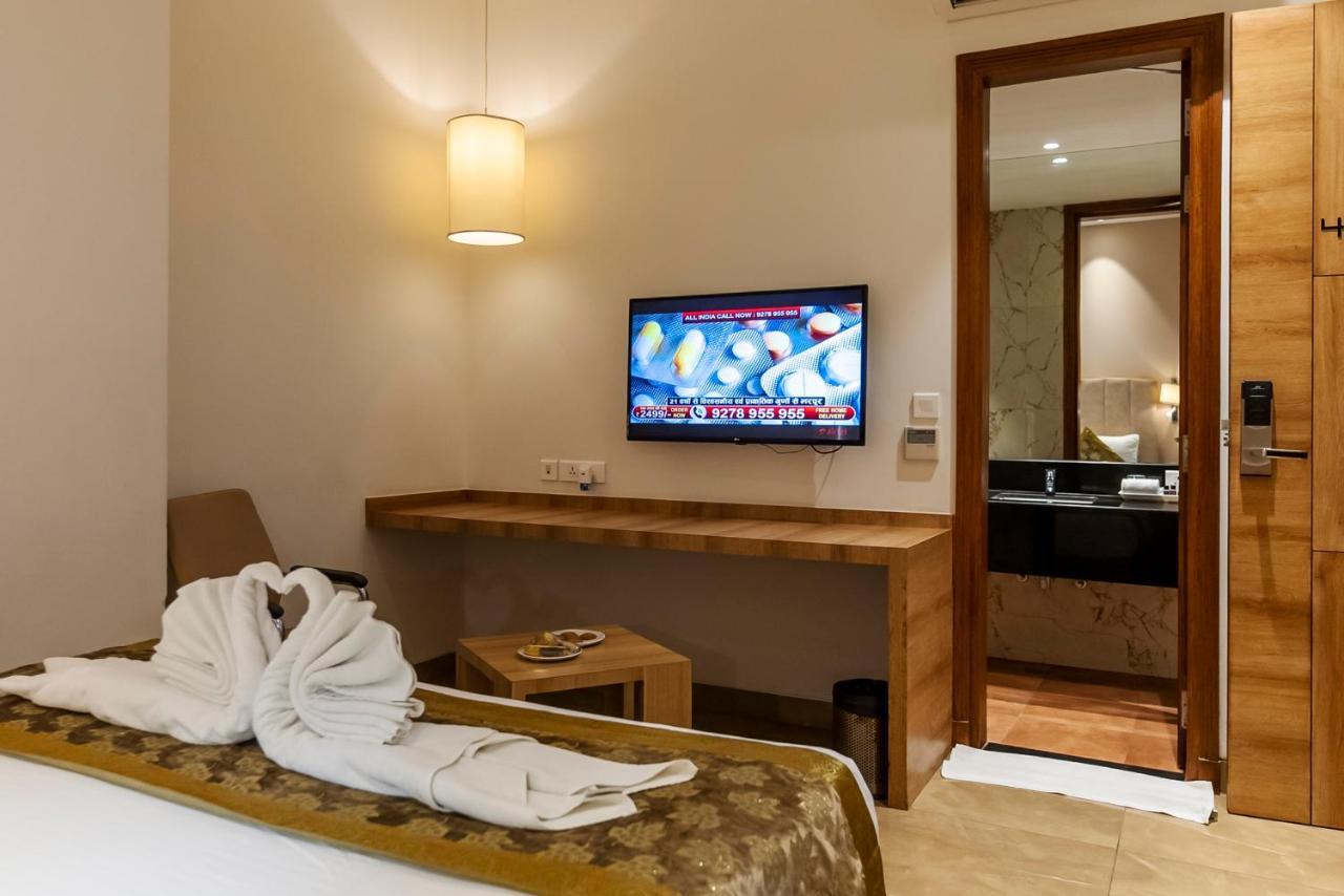 Celebrant Hotel Βαρανάσι Εξωτερικό φωτογραφία