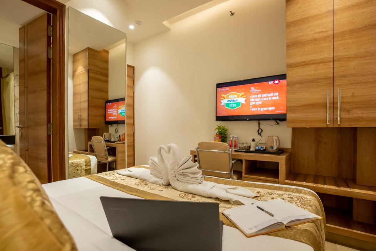 Celebrant Hotel Βαρανάσι Εξωτερικό φωτογραφία