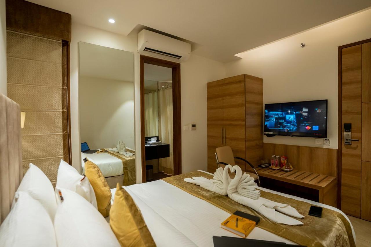 Celebrant Hotel Βαρανάσι Εξωτερικό φωτογραφία