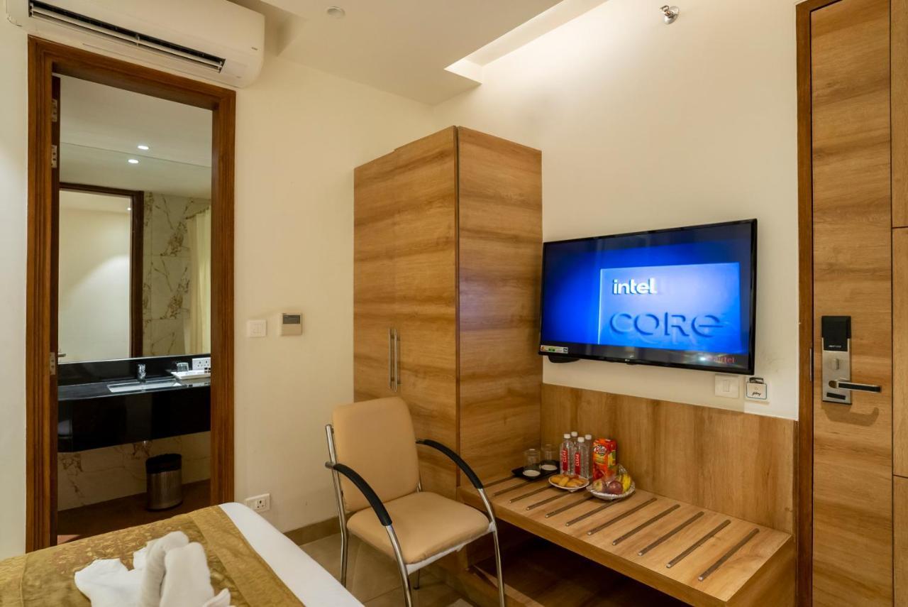 Celebrant Hotel Βαρανάσι Εξωτερικό φωτογραφία