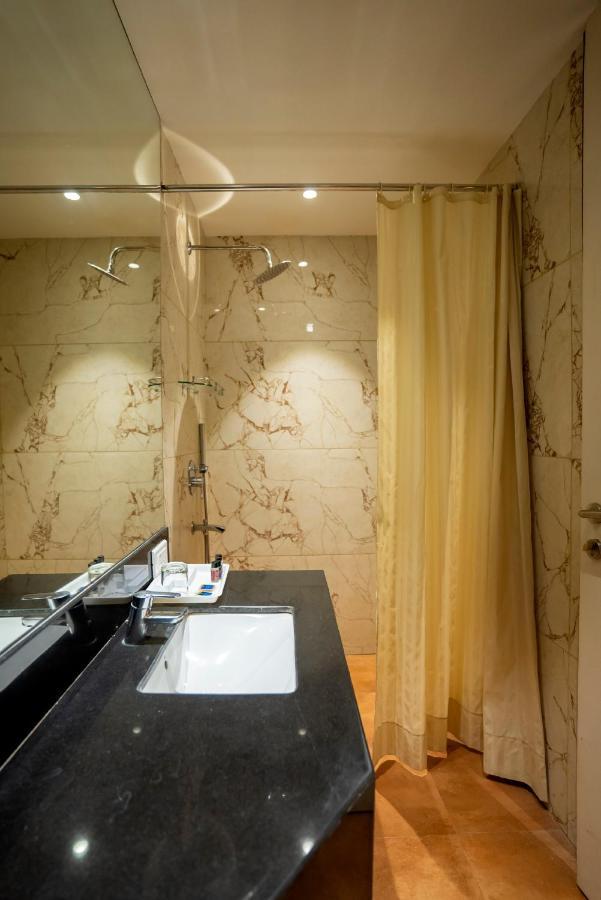 Celebrant Hotel Βαρανάσι Εξωτερικό φωτογραφία