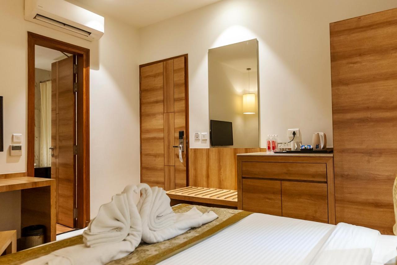 Celebrant Hotel Βαρανάσι Εξωτερικό φωτογραφία
