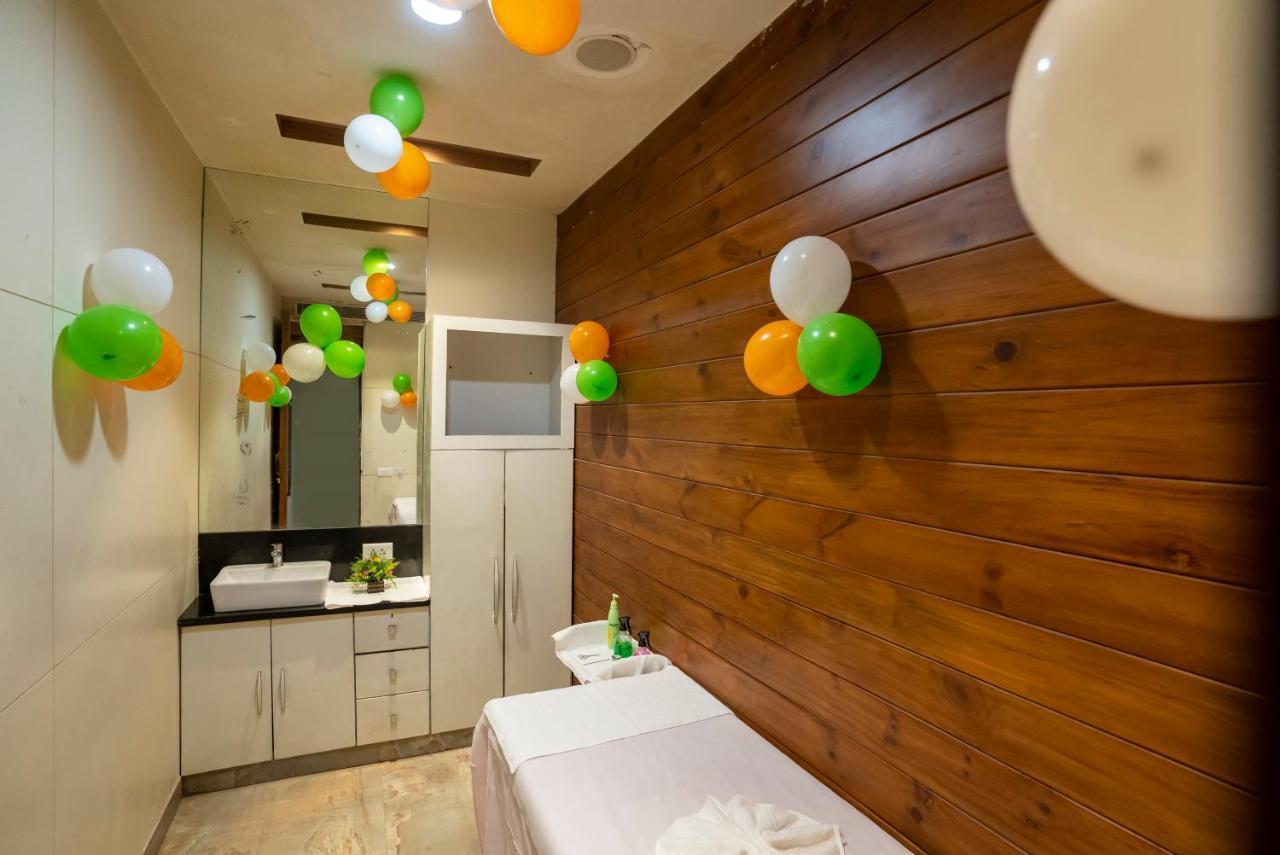 Celebrant Hotel Βαρανάσι Εξωτερικό φωτογραφία