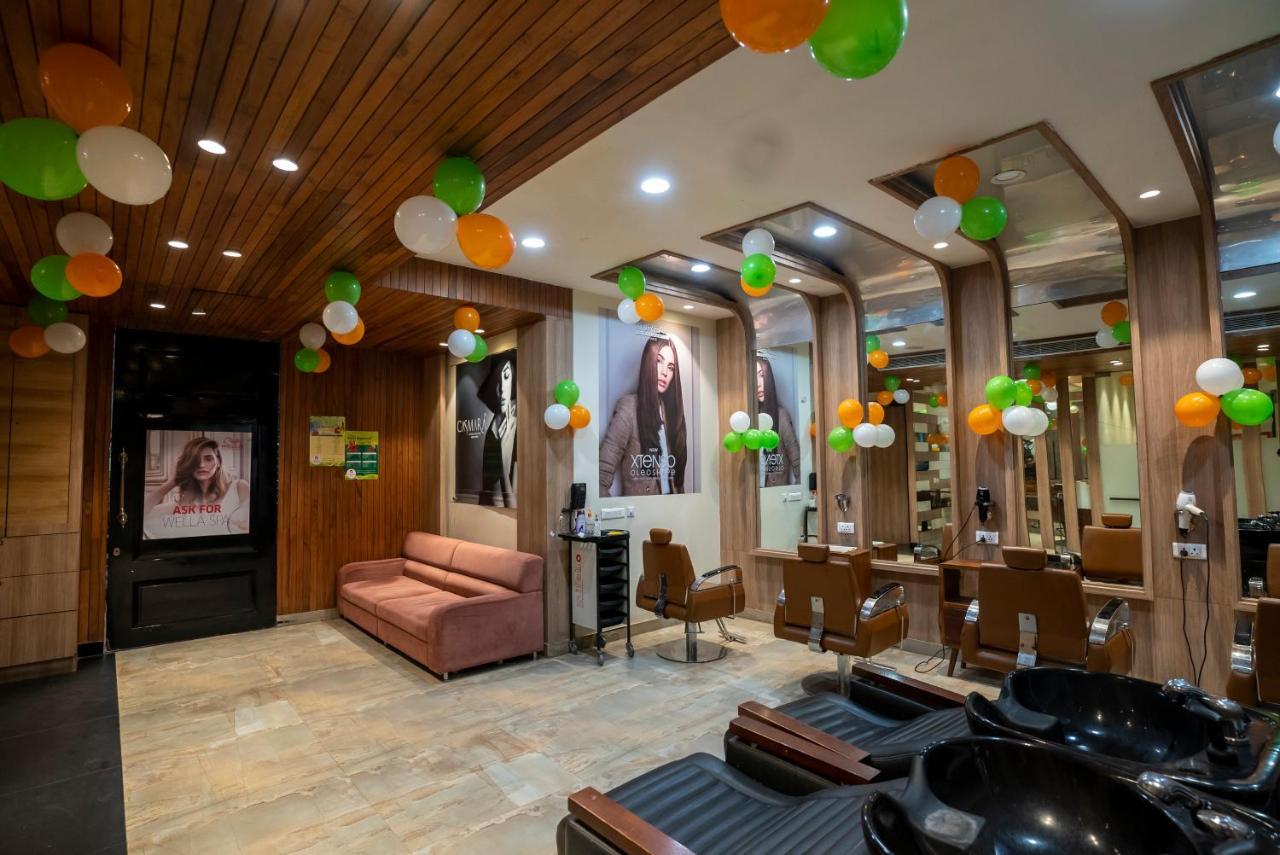 Celebrant Hotel Βαρανάσι Εξωτερικό φωτογραφία