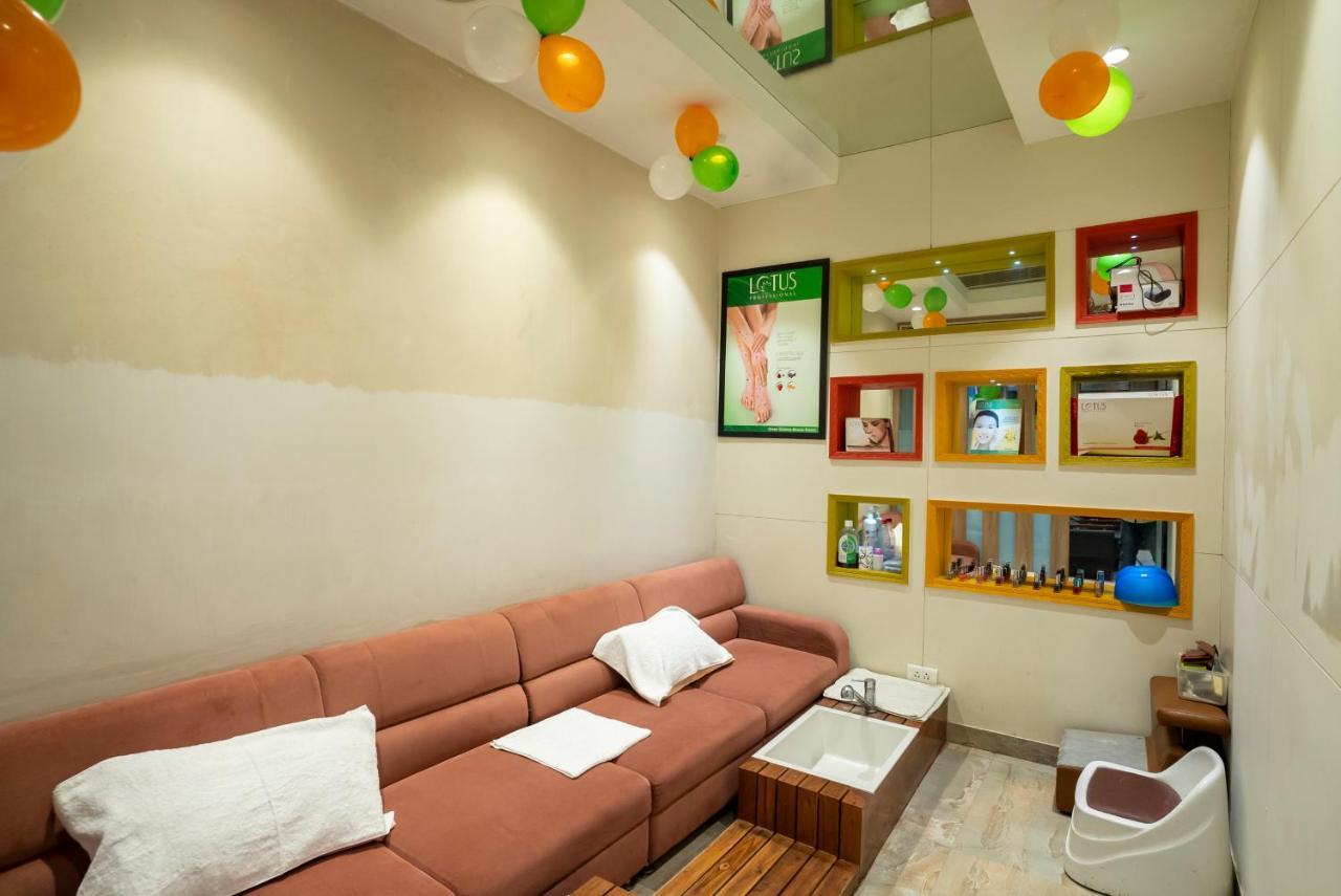 Celebrant Hotel Βαρανάσι Εξωτερικό φωτογραφία