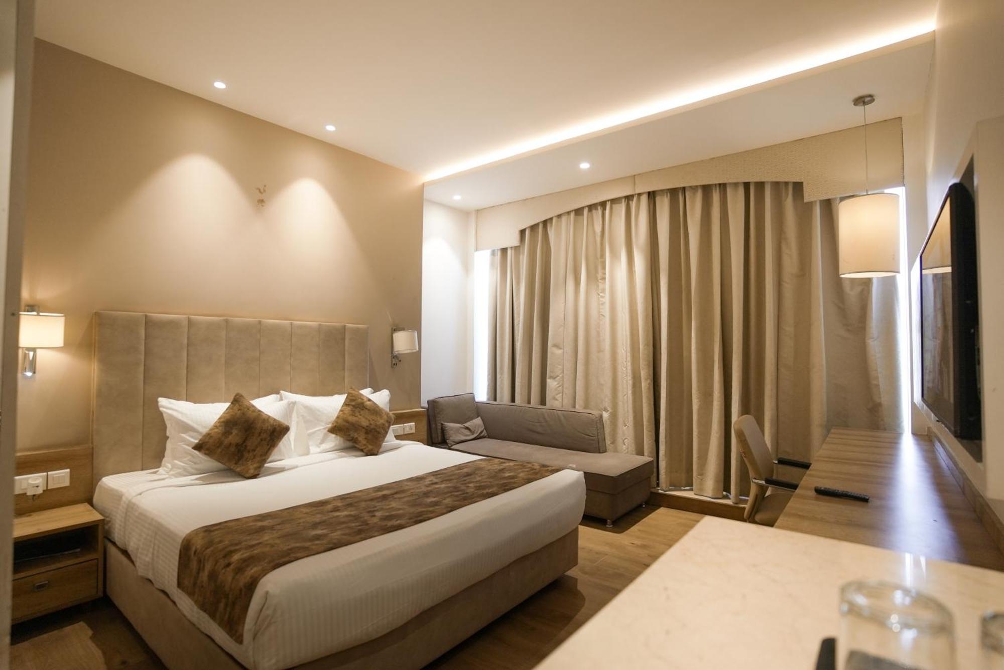 Celebrant Hotel Βαρανάσι Εξωτερικό φωτογραφία